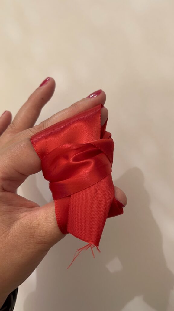 Gift wrapping ribbon techniques