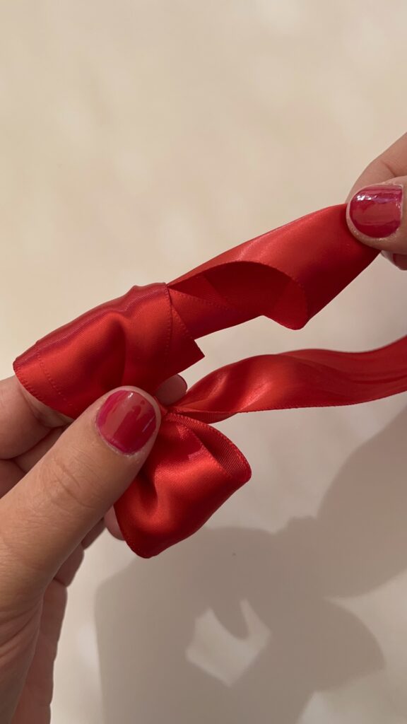 How to tie a bow with ribbon for hair